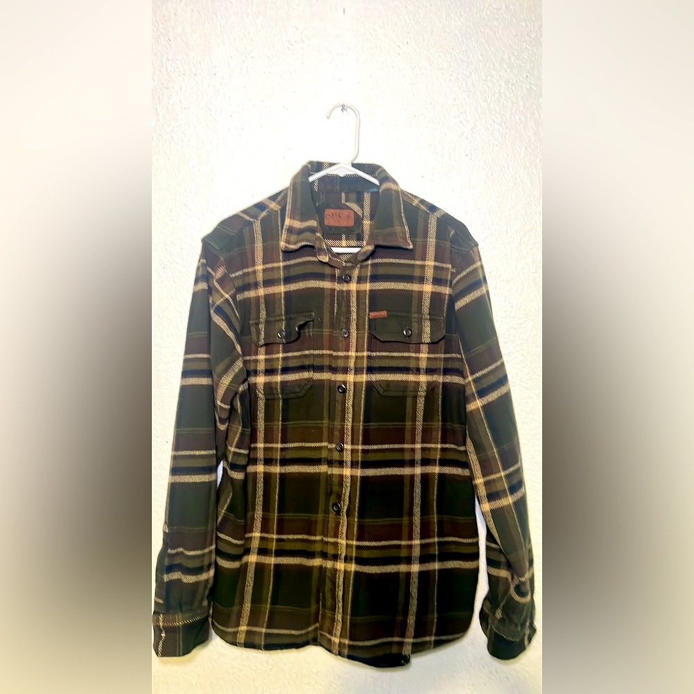 Orvis Plaid Button-Up Shirt size
Medium